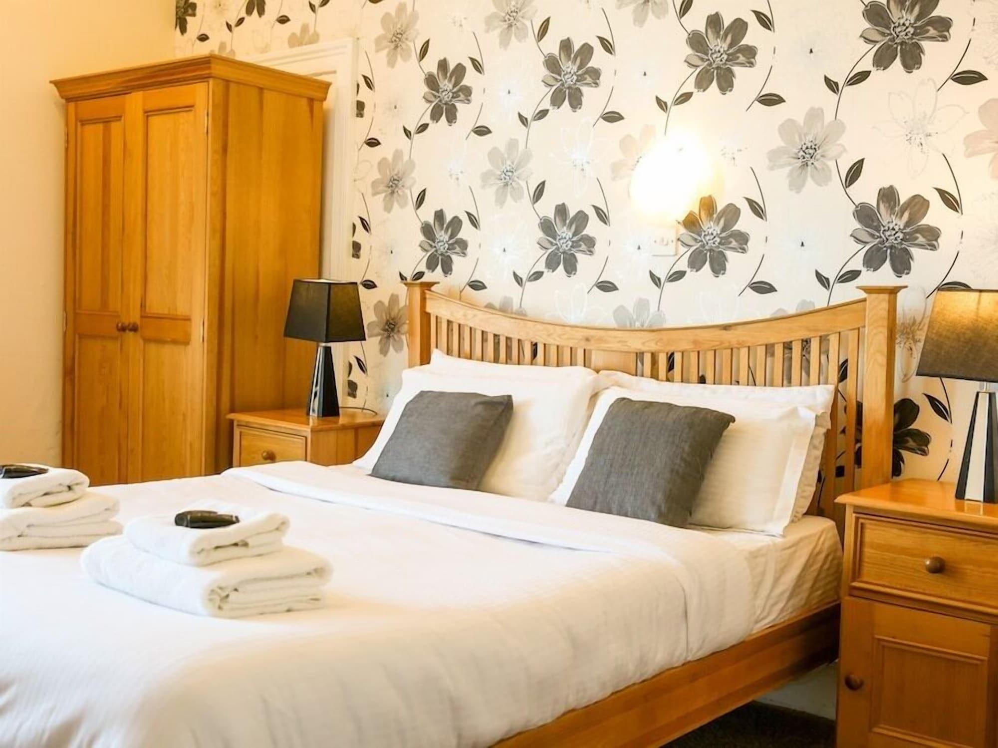 Riviera Guesthouse วิทบี ภายนอก รูปภาพ