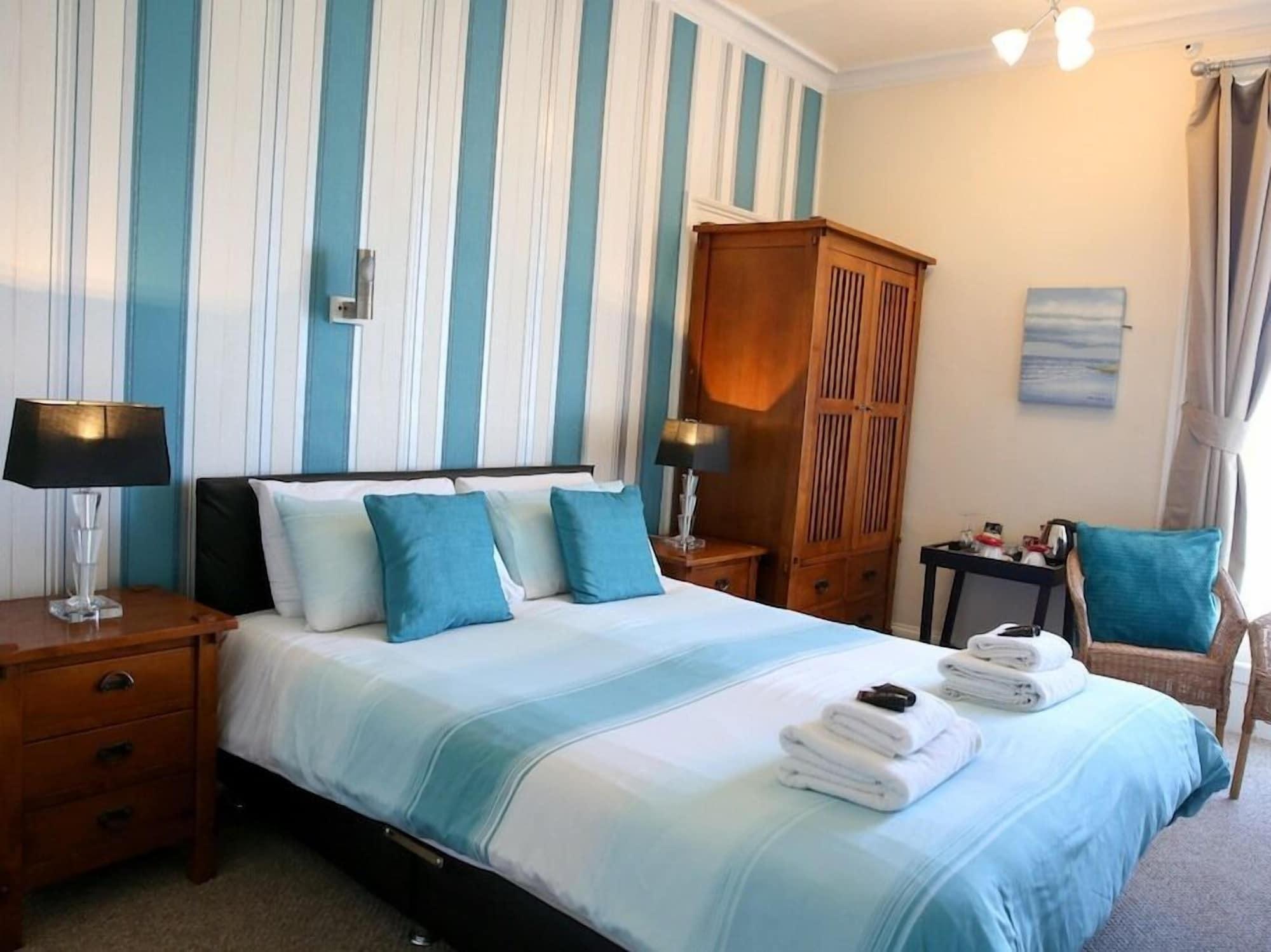 Riviera Guesthouse วิทบี ภายนอก รูปภาพ
