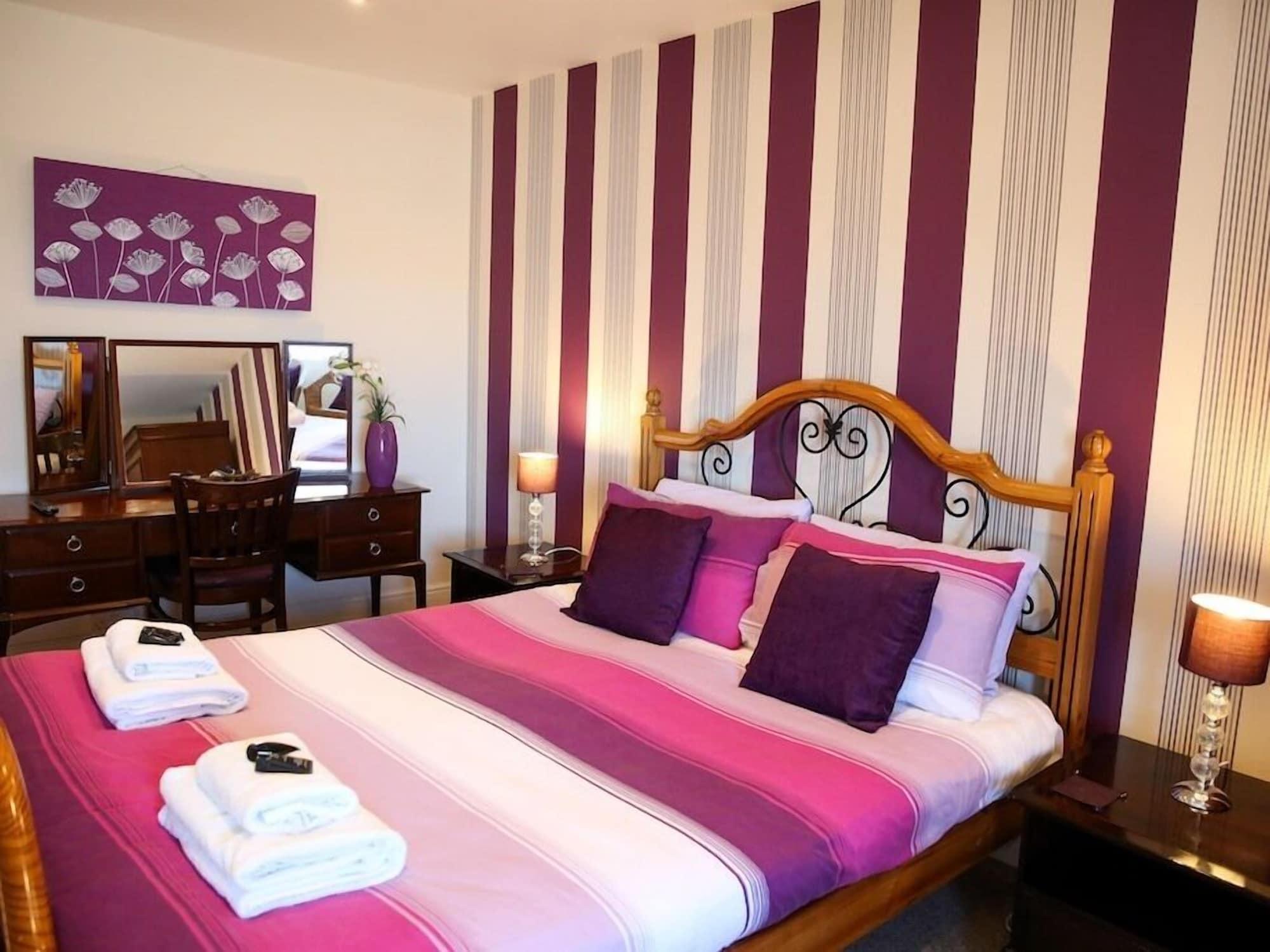 Riviera Guesthouse วิทบี ภายนอก รูปภาพ