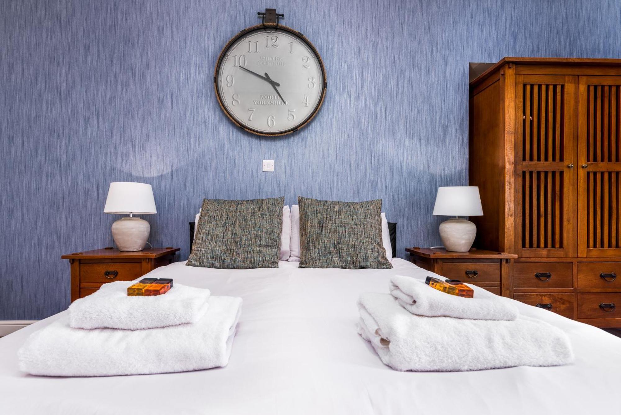 Riviera Guesthouse วิทบี ภายนอก รูปภาพ